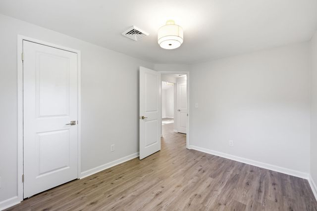 243 Shady Brook Ln, Springfield, MA 01118