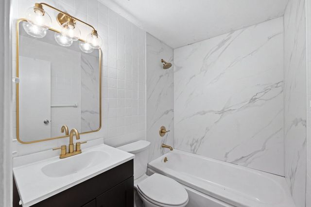243 Shady Brook Ln, Springfield, MA 01118