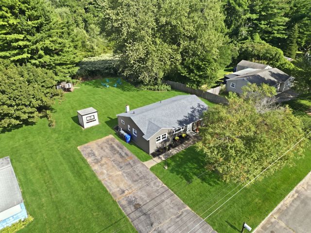 243 Shady Brook Ln, Springfield, MA 01118
