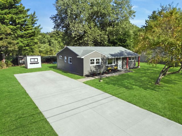 243 Shady Brook Ln, Springfield, MA 01118
