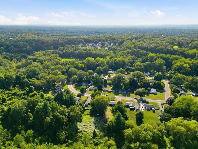 243 Shady Brook Ln, Springfield, MA 01118