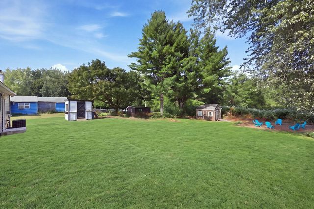 243 Shady Brook Ln, Springfield, MA 01118