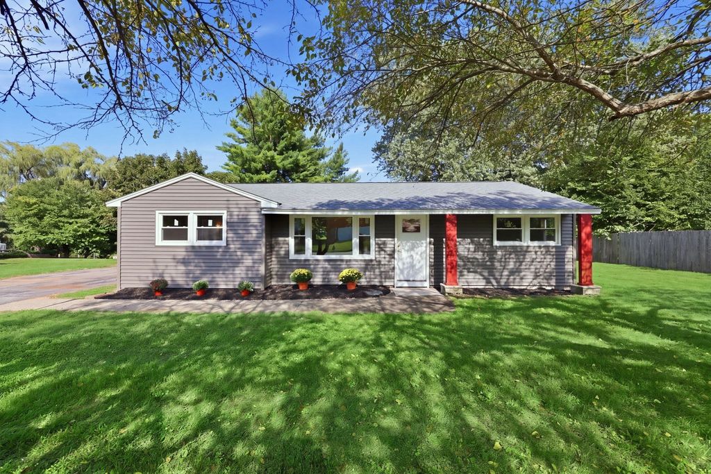 243 Shady Brook Ln, Springfield, MA 01118