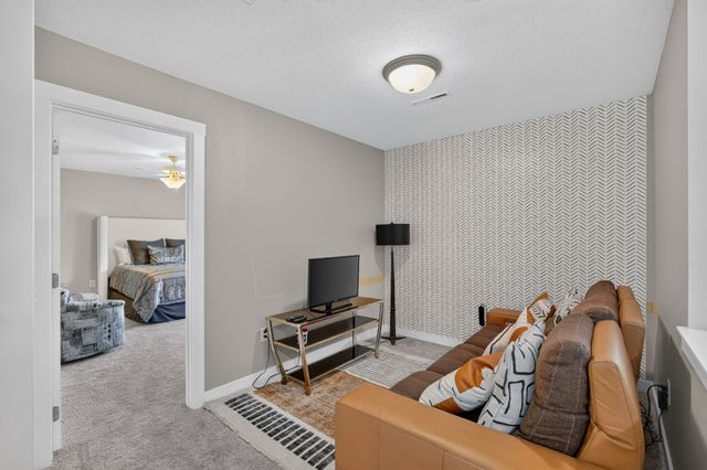 15115 Goodman Drive, Urbandale, IA 50323