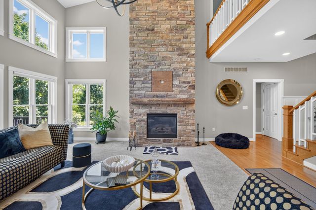 15115 Goodman Drive, Urbandale, IA 50323