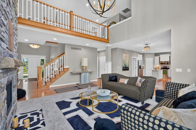 15115 Goodman Drive, Urbandale, IA 50323