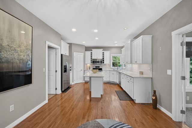 15115 Goodman Drive, Urbandale, IA 50323