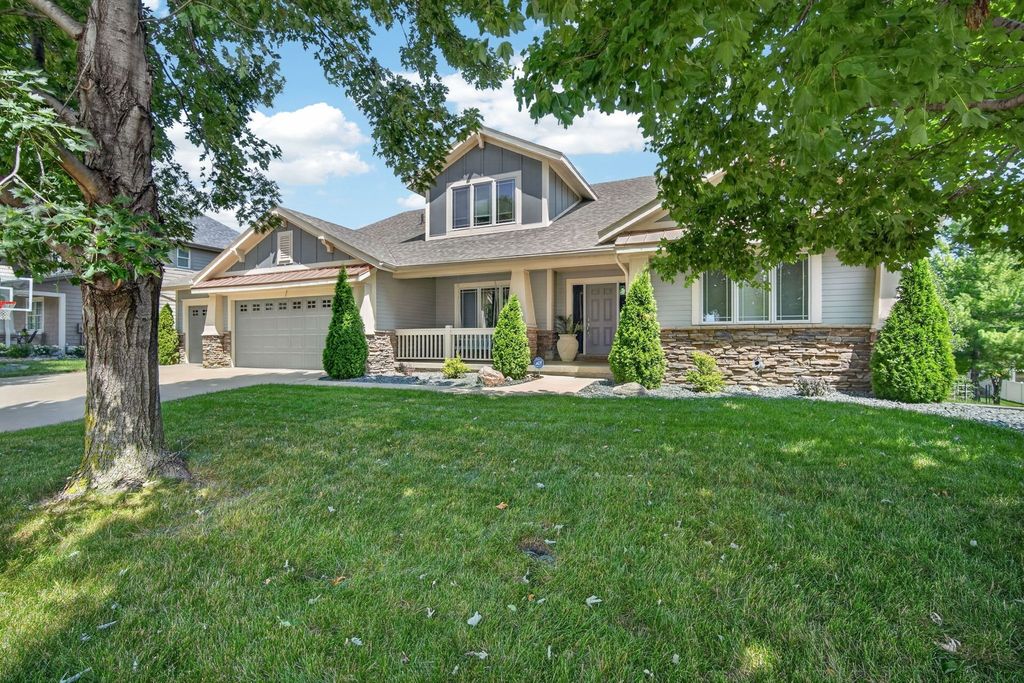 15115 Goodman Drive, Urbandale, IA 50323