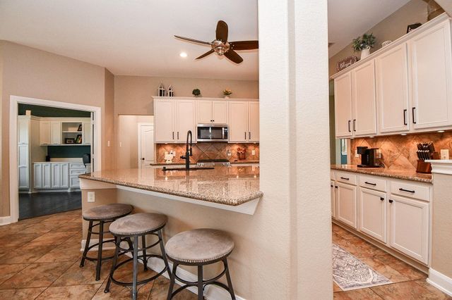 202 Bailey Brook Lane, Dickinson, TX 77539