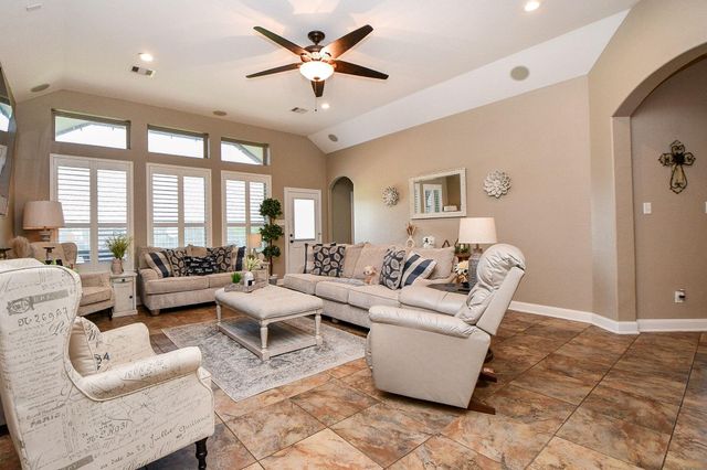 202 Bailey Brook Lane, Dickinson, TX 77539