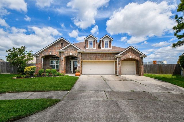 202 Bailey Brook Lane, Dickinson, TX 77539