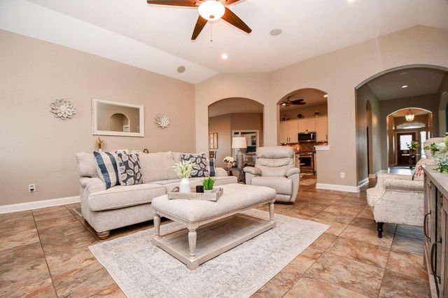 202 Bailey Brook Lane, Dickinson, TX 77539