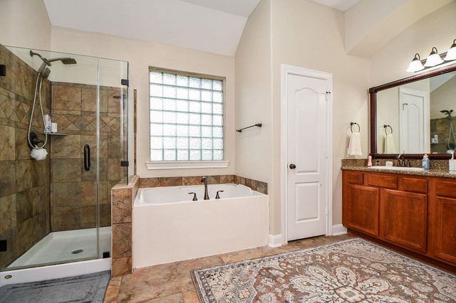 202 Bailey Brook Lane, Dickinson, TX 77539