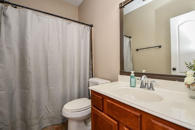 202 Bailey Brook Lane, Dickinson, TX 77539