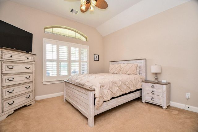 202 Bailey Brook Lane, Dickinson, TX 77539