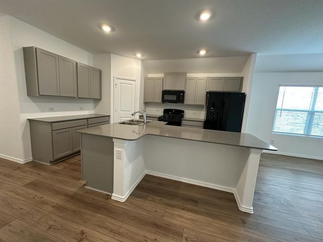 365 Sonterra DR, San Marcos, TX 78666
