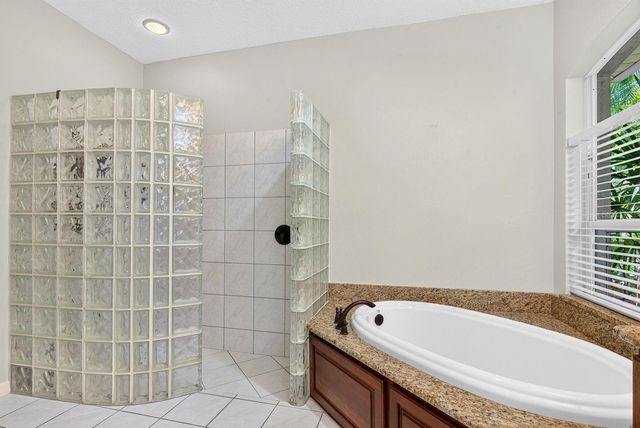 2073 MISTY SUNRISE TRAIL, Sarasota, FL 34240
