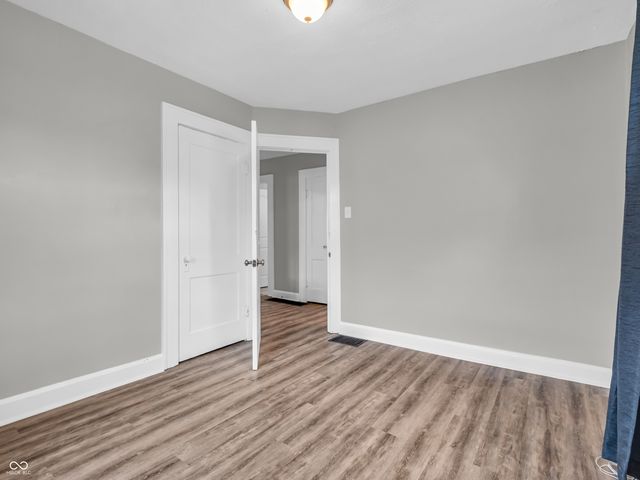 209 S 6th Avenue, Beech Grove, IN 46107