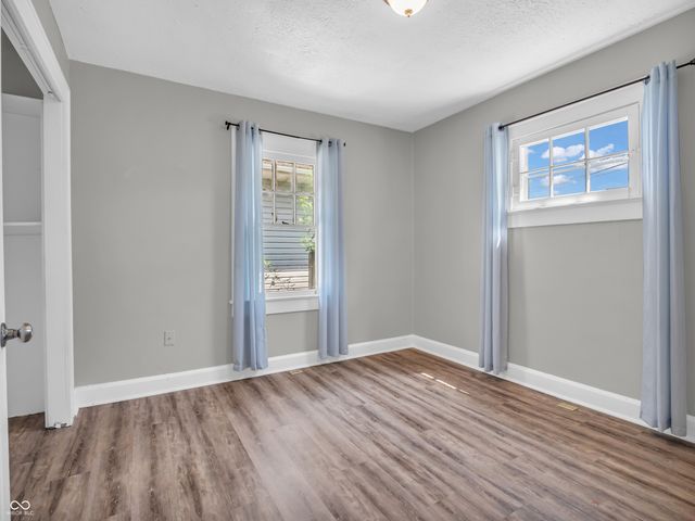 209 S 6th Avenue, Beech Grove, IN 46107