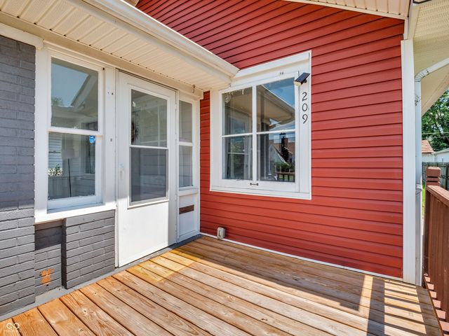 209 S 6th Avenue, Beech Grove, IN 46107