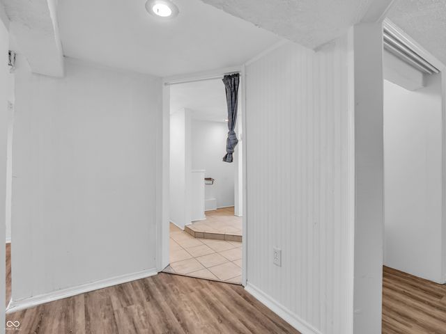 209 S 6th Avenue, Beech Grove, IN 46107