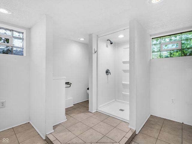 209 S 6th Avenue, Beech Grove, IN 46107