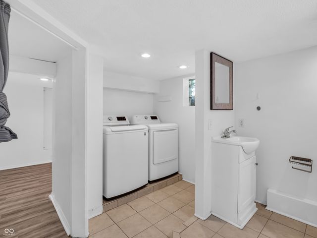 209 S 6th Avenue, Beech Grove, IN 46107