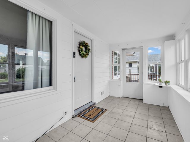 209 S 6th Avenue, Beech Grove, IN 46107