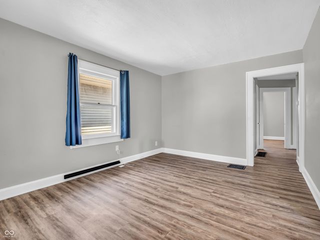 209 S 6th Avenue, Beech Grove, IN 46107