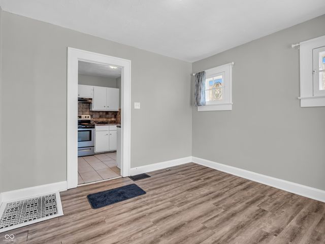 209 S 6th Avenue, Beech Grove, IN 46107