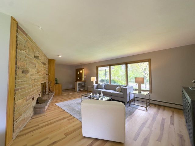 10731 W Keefe AVENUE, Wauwatosa, WI 53222