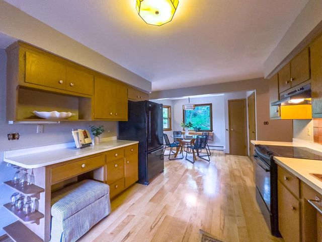 10731 W Keefe AVENUE, Wauwatosa, WI 53222