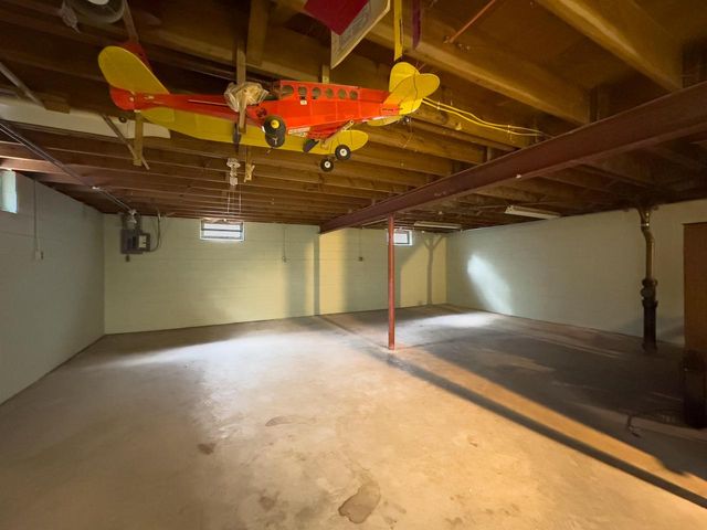 10731 W Keefe AVENUE, Wauwatosa, WI 53222