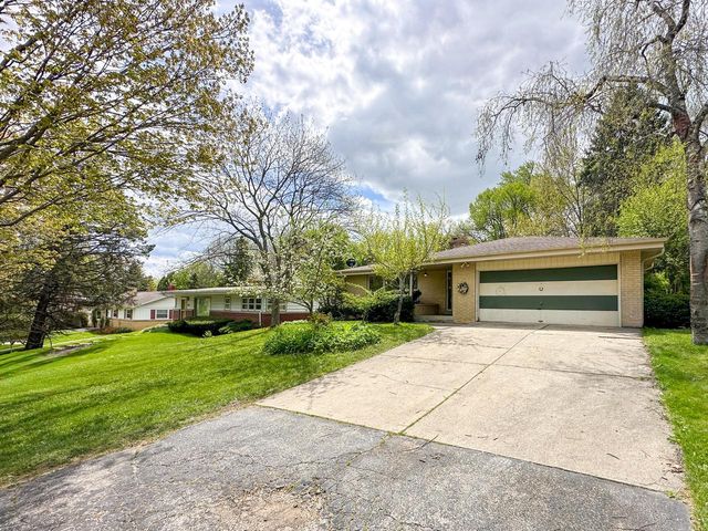 10731 W Keefe AVENUE, Wauwatosa, WI 53222
