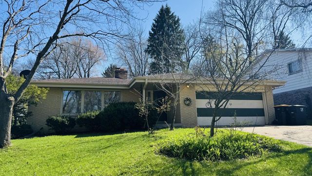 10731 W Keefe AVENUE, Wauwatosa, WI 53222