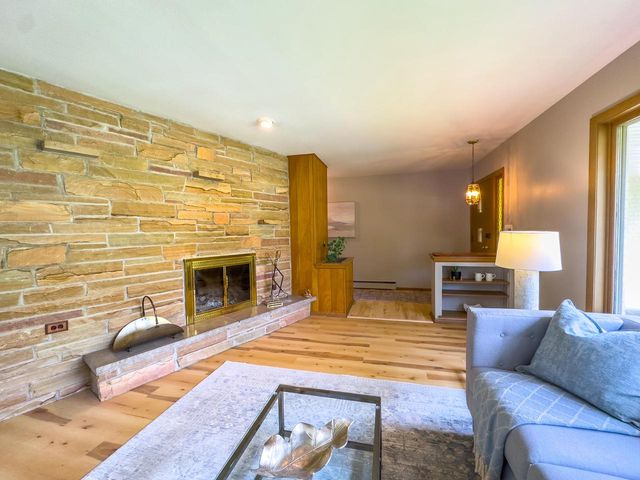 10731 W Keefe AVENUE, Wauwatosa, WI 53222