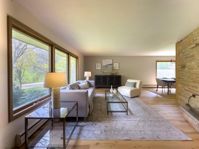 10731 W Keefe AVENUE, Wauwatosa, WI 53222