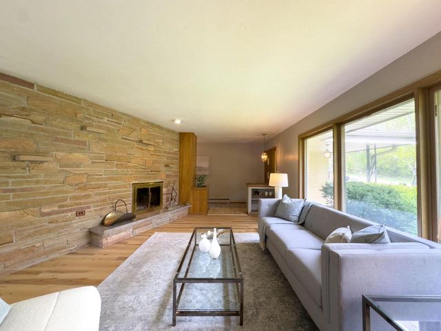 10731 W Keefe AVENUE, Wauwatosa, WI 53222