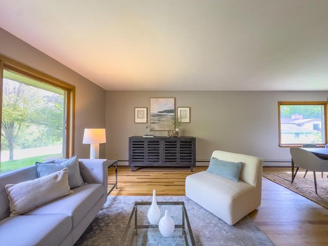 10731 W Keefe AVENUE, Wauwatosa, WI 53222