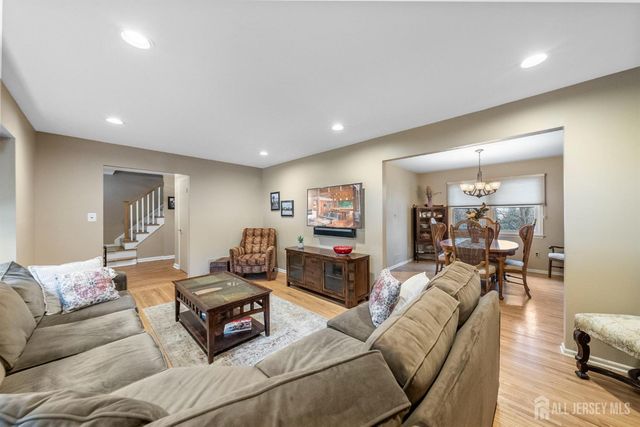 30 Pelham Place, East Brunswick, NJ 08816