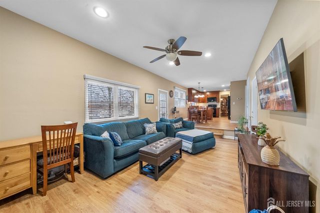 30 Pelham Place, East Brunswick, NJ 08816