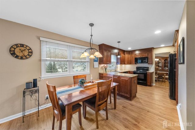 30 Pelham Place, East Brunswick, NJ 08816