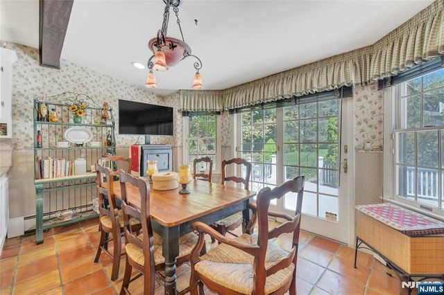 11 Lower Cross Road, Saddle River, NJ 07458