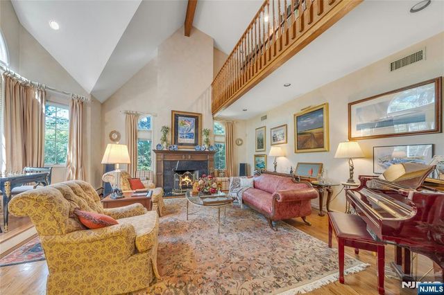 11 Lower Cross Road, Saddle River, NJ 07458