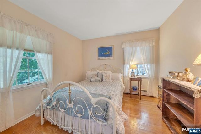 11 Lower Cross Road, Saddle River, NJ 07458