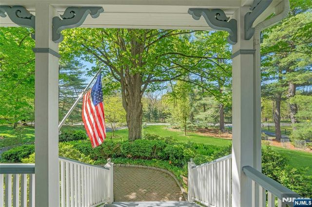 11 Lower Cross Road, Saddle River, NJ 07458