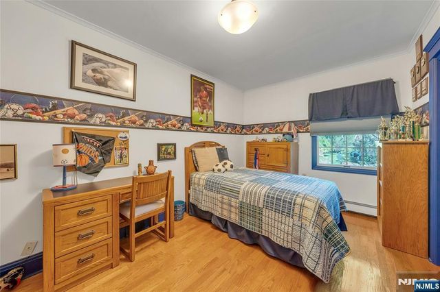 11 Lower Cross Road, Saddle River, NJ 07458