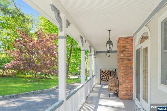 11 Lower Cross Road, Saddle River, NJ 07458