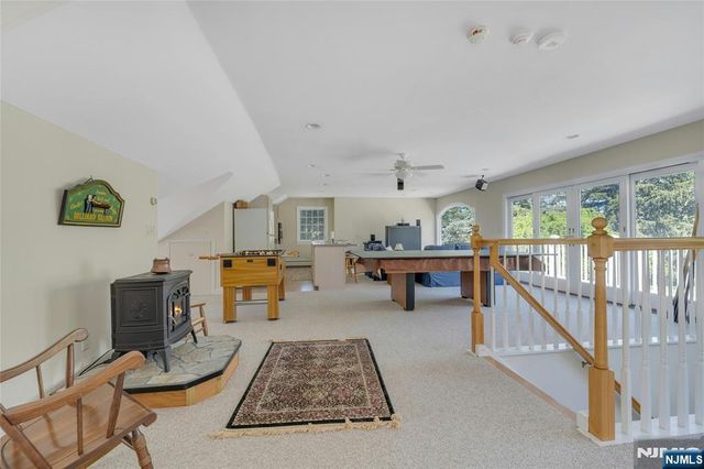 11 Lower Cross Road, Saddle River, NJ 07458