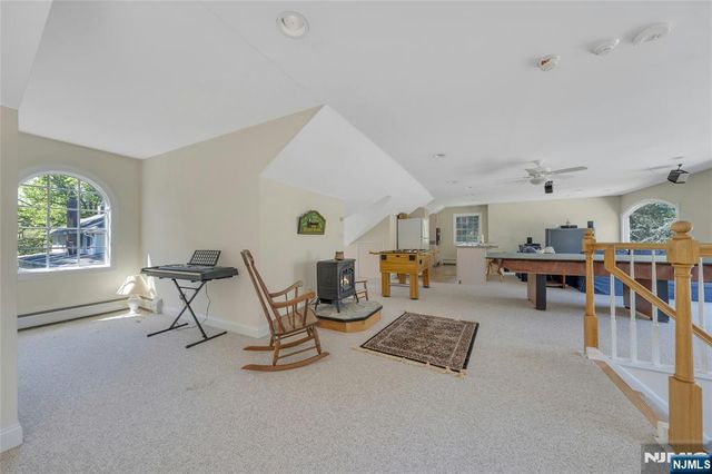 11 Lower Cross Road, Saddle River, NJ 07458